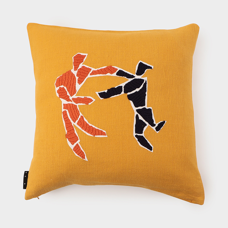 TCS チャーリーシェパード ダンシングフィギュア クッションカバー 50×50