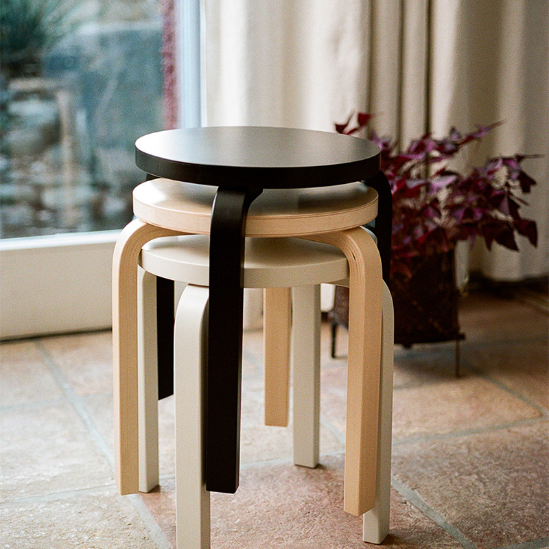 071151 ARTEK STOOL 60 BLACK LACQUER|Alvar Aalto | THE CONRAN SHOP