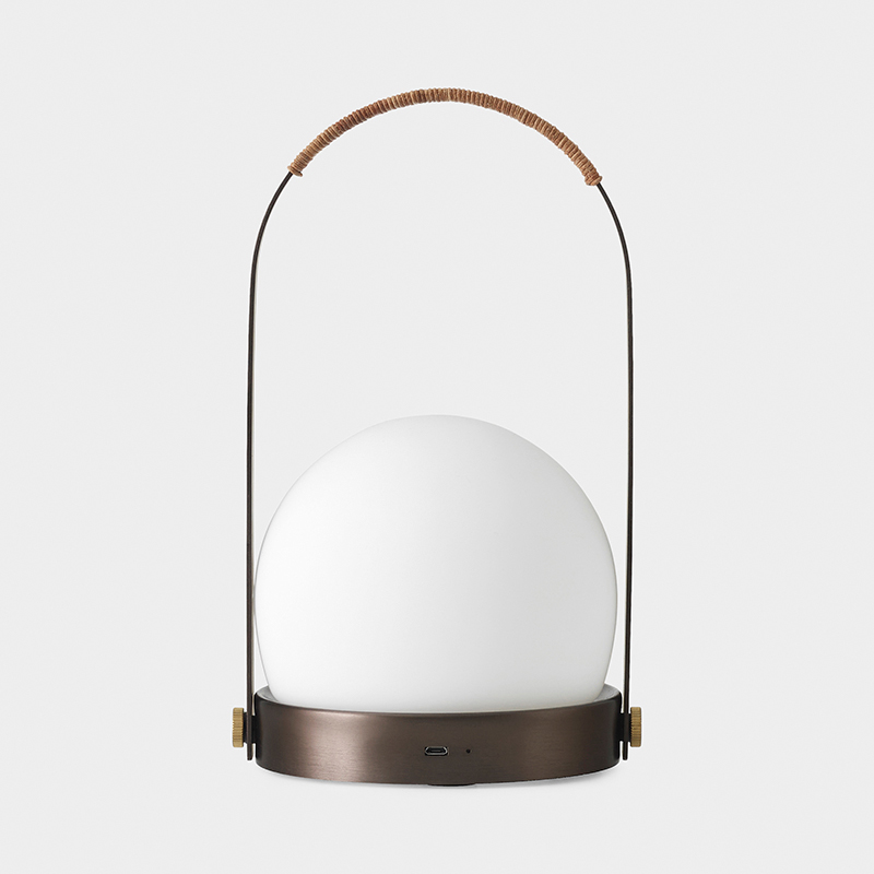 Audo Copenhagen(オドー・コペンハーゲン)キャリー LED ランプ ブラス レザー