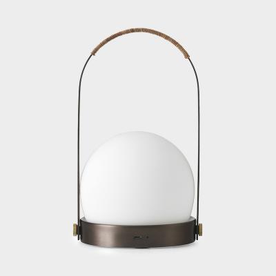 Audo Copenhagen（オドー・コペンハーゲン）キャリー LED ランプ ブラス レザー