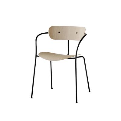 &TRADITION PAVILION ARM CHAIR AV2 OAK/BLACK LEG