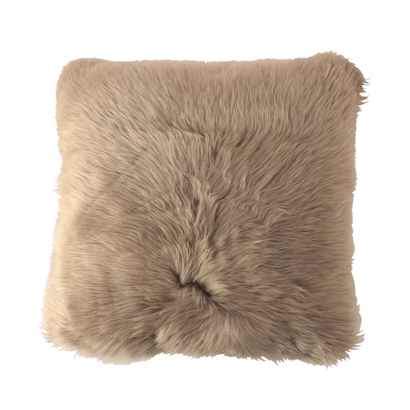 NEW ZEALAND SHEEPSKIN CUSHION 50x50 TAUPE