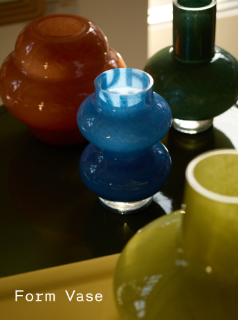 FORM VASE
